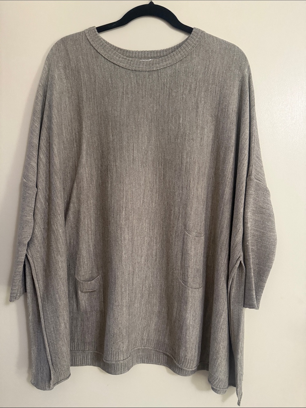 Women's Relaxed Crew Neck Sweater - Light Gray
